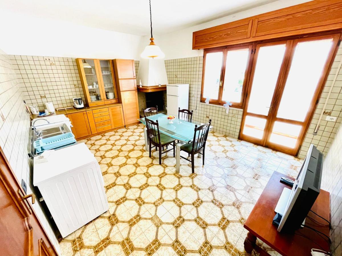 Sa Domu Zara - Ampia Casa Con Terrazzo Villa Pula Exterior photo